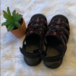 Khombu Jack Hiker Kids Red Black Sandals